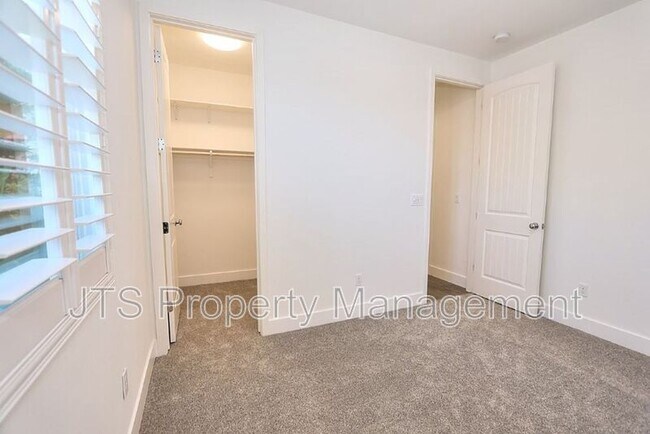Building Photo - 4988 Amina Fair Way