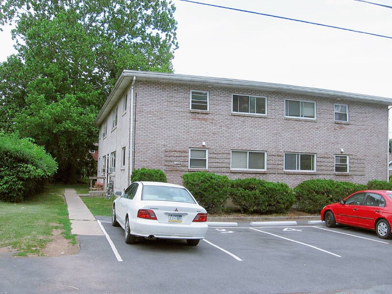 Building Photo - 1225 S Lumber St