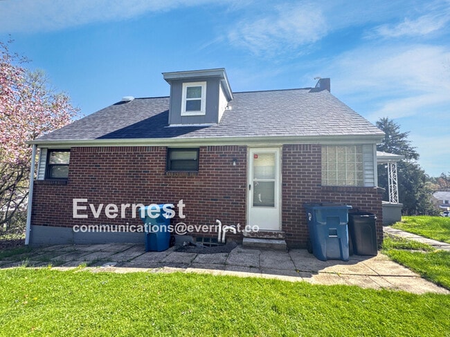 Building Photo - 3037 Blackridge Ave