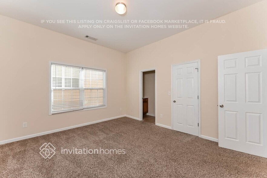 Building Photo - 5519 Chatham Cir NW