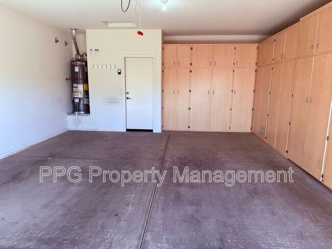 Building Photo - 18252 W Buena Vista Dr