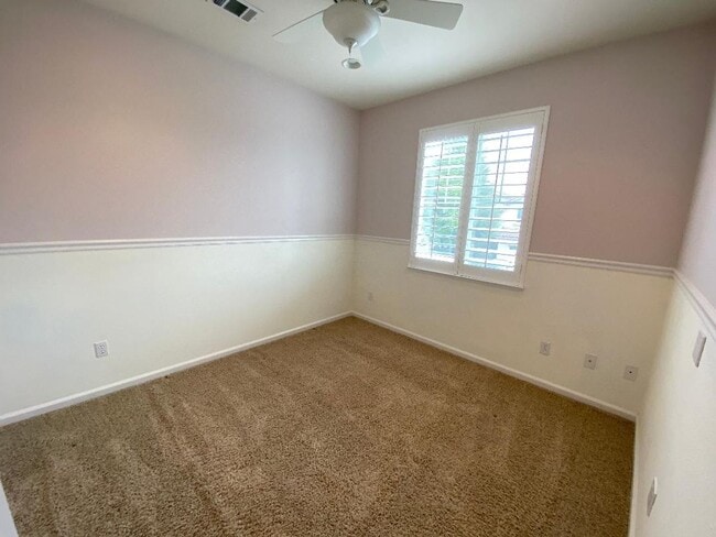 Building Photo - 4 Bed 2.5 Bath Single Family Home In San R...