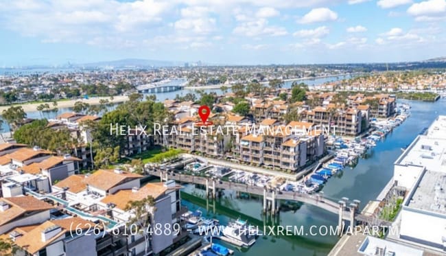 Building Photo - 7322 Marina Pacifica Dr N