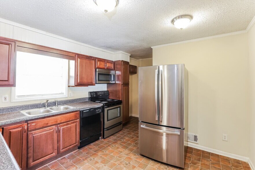 Building Photo - 6570 Elsie St