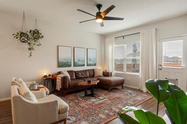 Building Photo - 5932 Bianca Dr