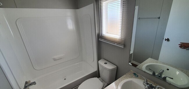 Building Photo - Remodeled 3 Bedroom 2 Bath Mobile Home in ...