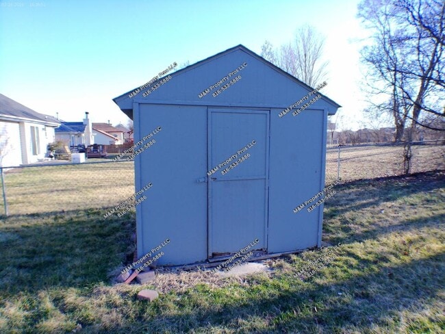 Building Photo - 7024 N Winchester Ave