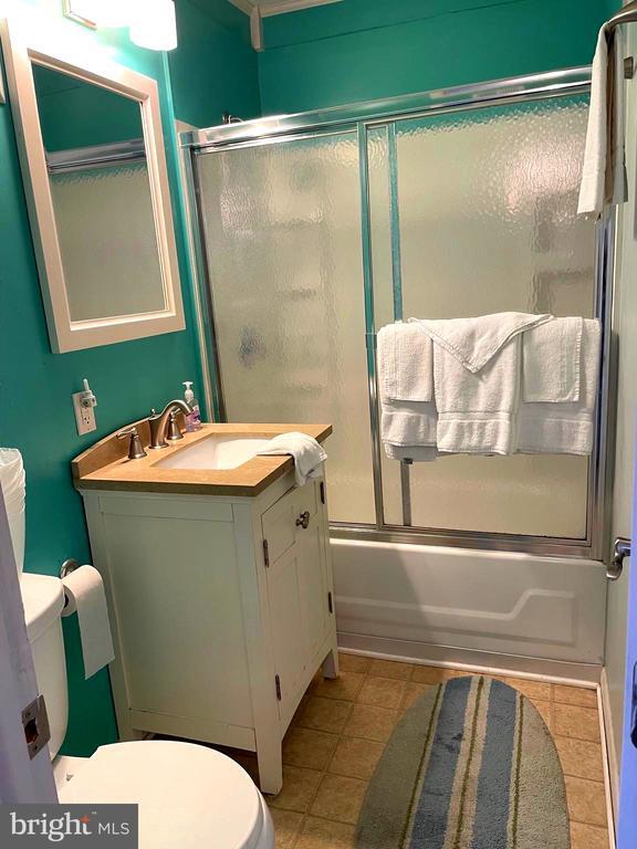 Building Photo - 117 Newport Bay Dr