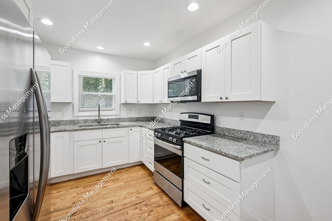 Building Photo - 2649 Blount St