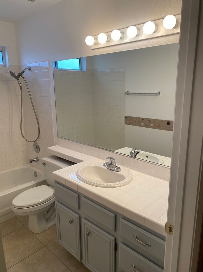 Building Photo - NW!! Single Story!! No Carpet!! No HOA!! B...
