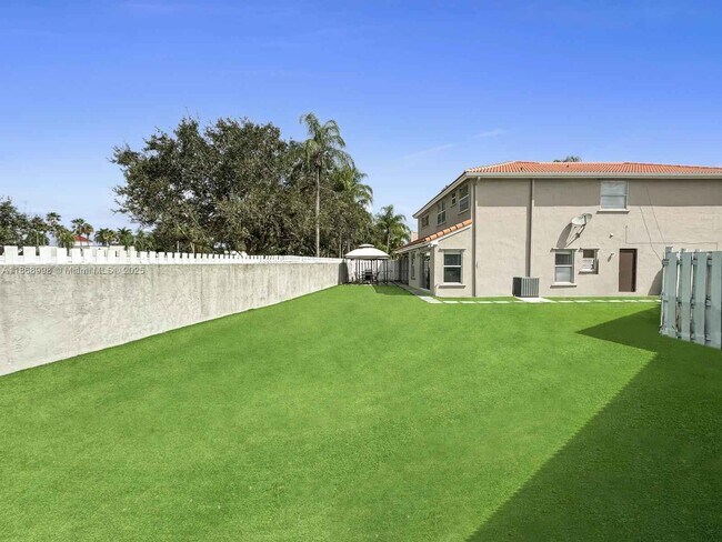 Building Photo - 1015 NW 125th Terrace