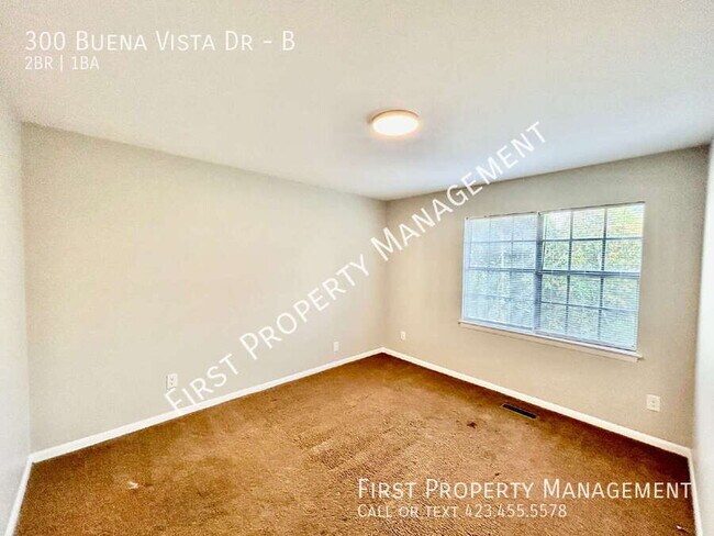 Building Photo - 300 Buena Vista Dr