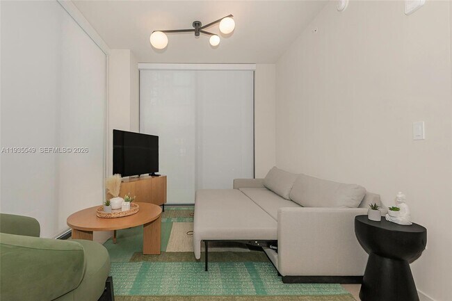 Building Photo - 11 NE 6th St