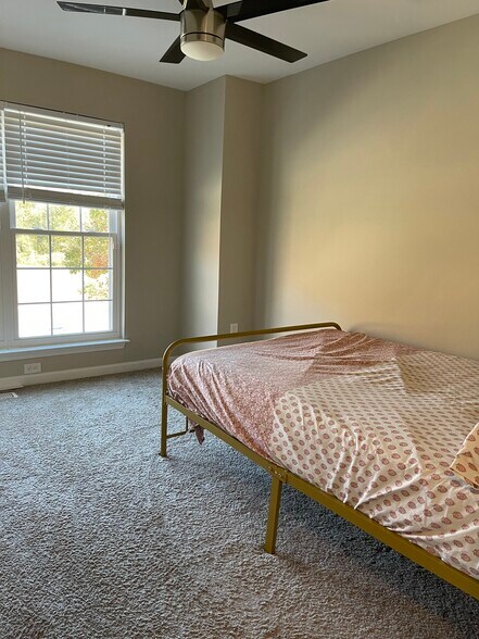 Building Photo - 12828 Dunkirk Dr