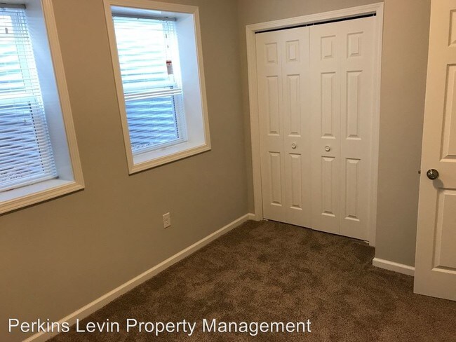 Building Photo - 2008 Bryant Ave S