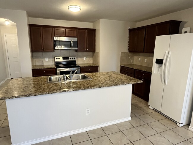 Building Photo - 1309 Basswood Ln