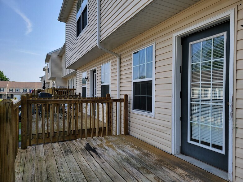 Building Photo - 118 Park Place Cir