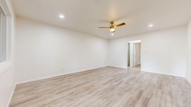 Building Photo - Bright & Clean Single Level FIVE bedroom i...