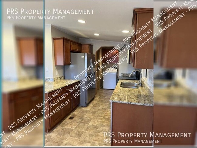 Building Photo - 2535 N Lema Dr