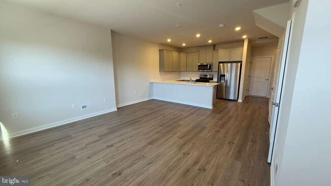 Building Photo - 1 Wafer Aly