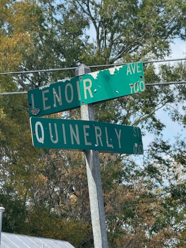 Building Photo - 701 E Lenoir Ave