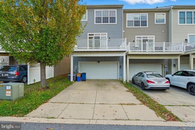 Building Photo - 11765 Skylark Rd
