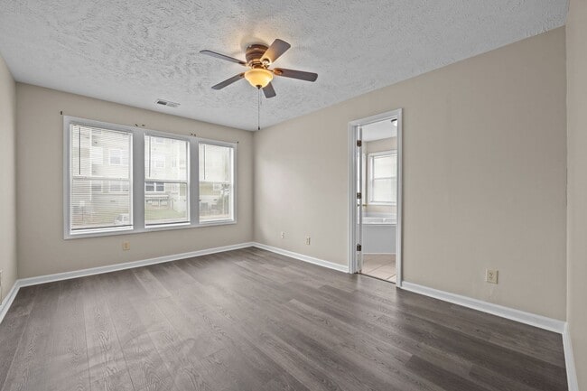 Building Photo - 962-6 Stewarts Creek Dr