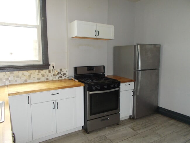 Building Photo - 5715 S Sangamon St
