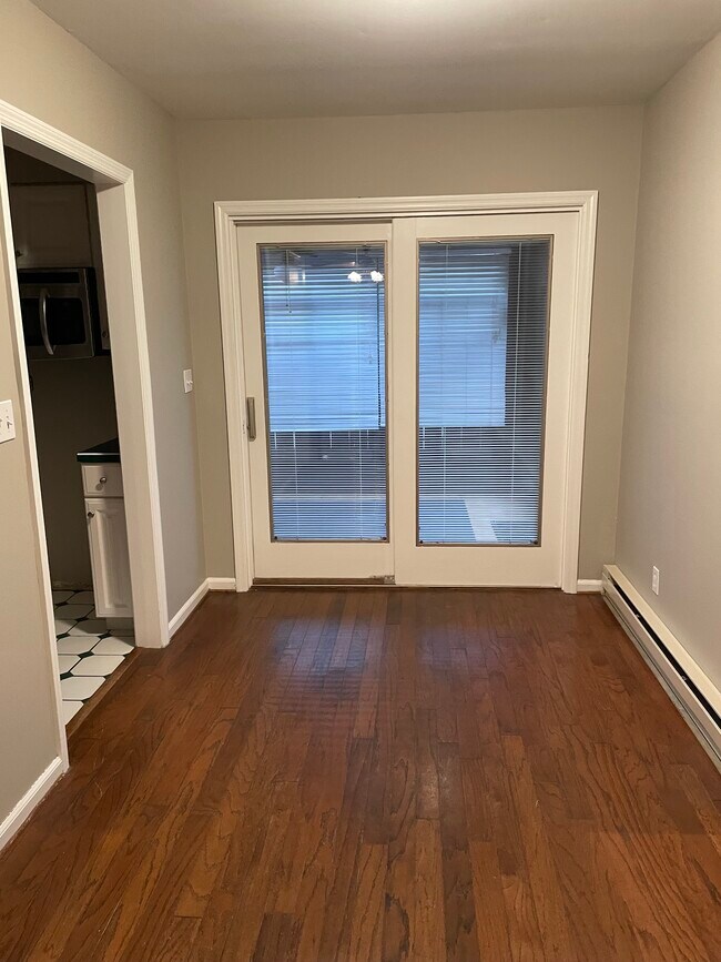 Building Photo - 5470 Dunmore Dr