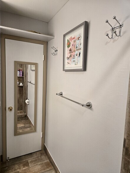 Building Photo - 5242 NE 6th Ave