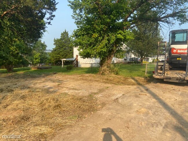 Building Photo - 2 br, 1 bath House - 2034 Pearl Dr