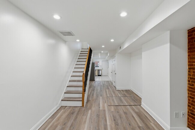 Building Photo - 458 Federal St