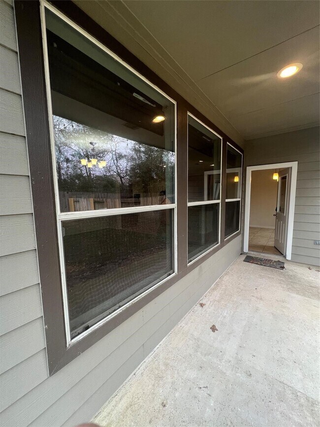 Building Photo - 43 Nestlewood Pl