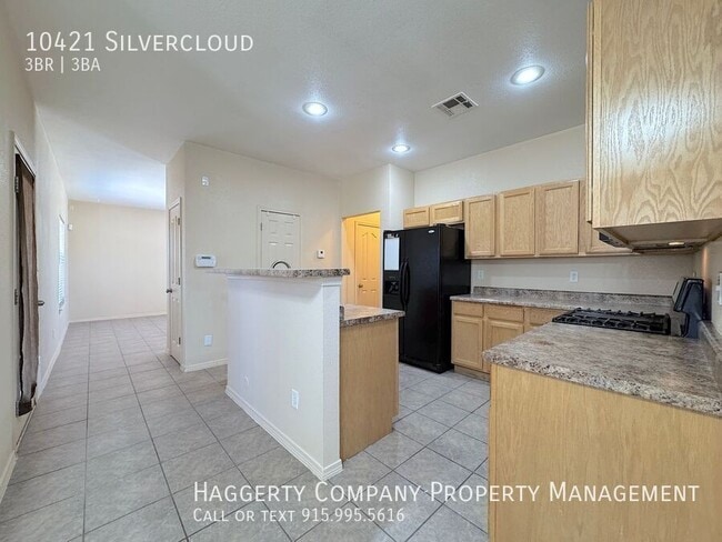 Building Photo - 10421 Silvercloud-