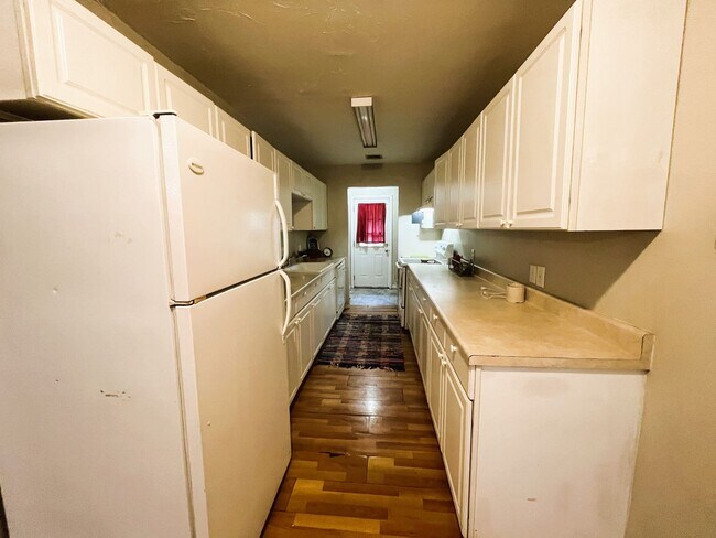 Building Photo - 5008 Drexel Ave