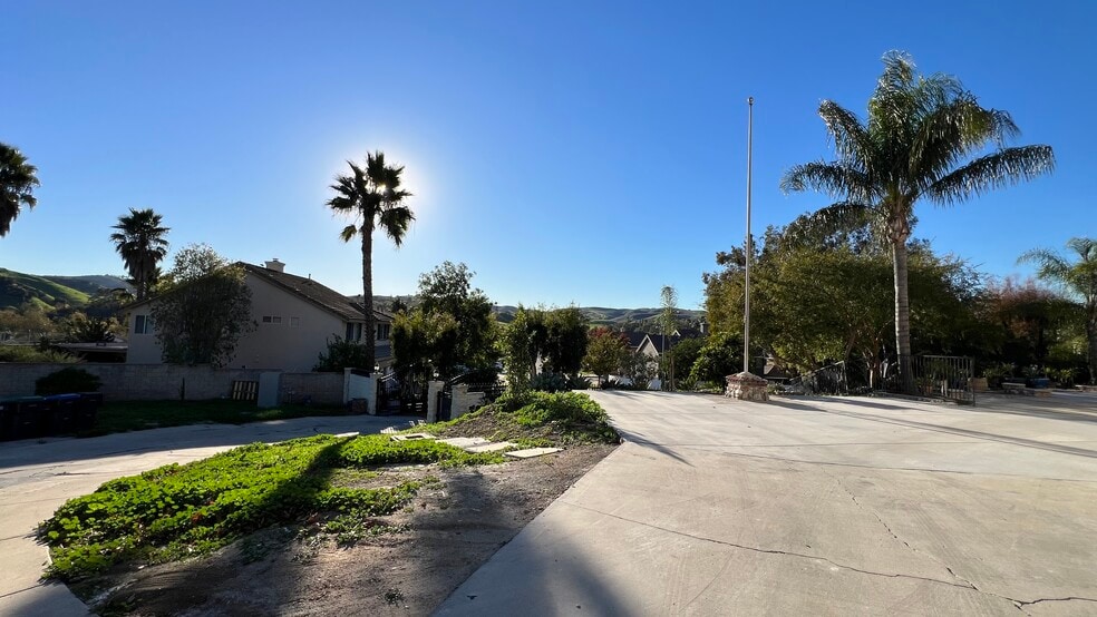 Building Photo - 2911 Hawk Rd