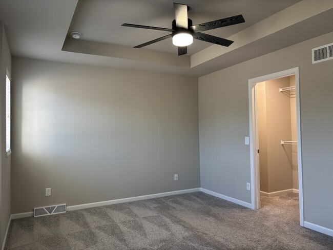 Building Photo - 620 Sugar Maple Ln