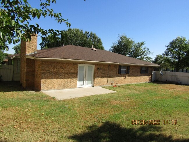 Building Photo - Crosby Park Area!