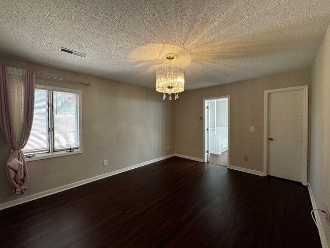 Building Photo - 104 Breckindale Cir