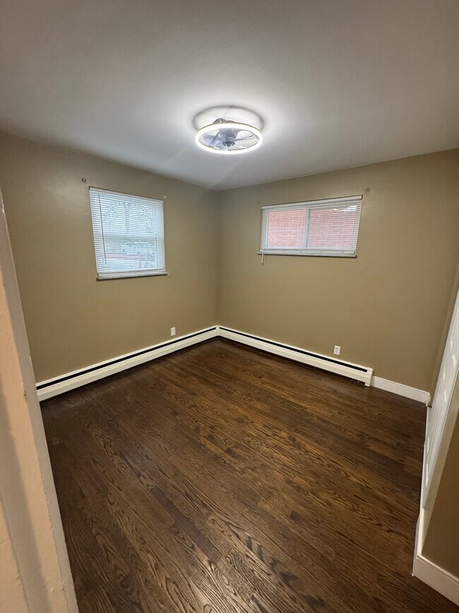 Building Photo - 3341 Parkcrest Ln