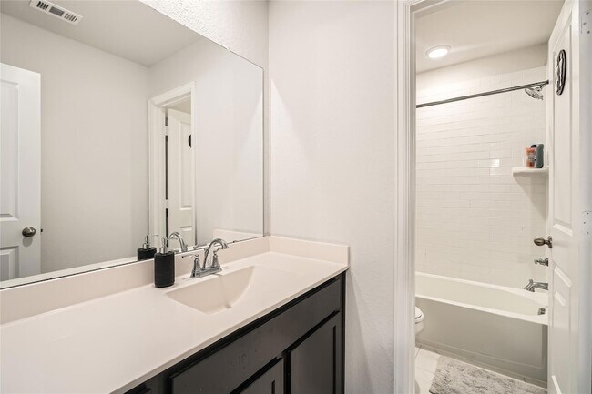 Building Photo - 658 Cherrystone Loop