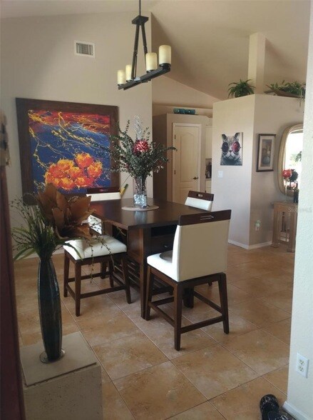 Building Photo - 404 Hazel Cir