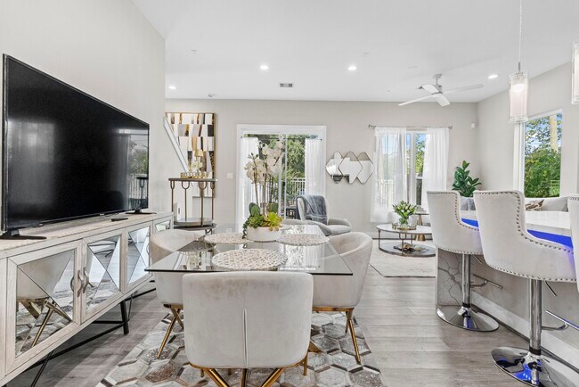 Building Photo - 851 Prosper St