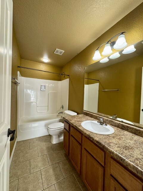 Building Photo - 3503 N Robin Ct