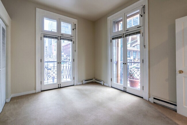 Building Photo - 1119 1st Ave