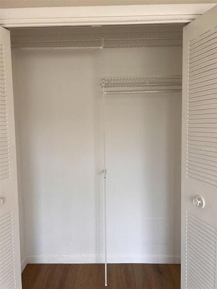 Building Photo - 1120 N Shore Dr NE