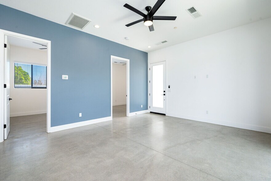 Building Photo - 74360 Goleta Ave