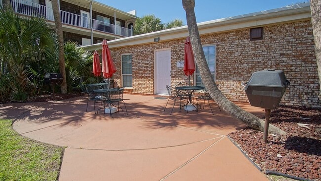Building Photo - Updated 1-Bedroom Condo in Bay Winds – Wat...