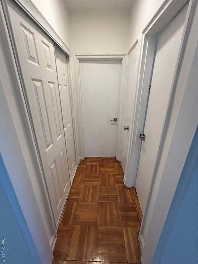 Building Photo - 210 Pelham Rd