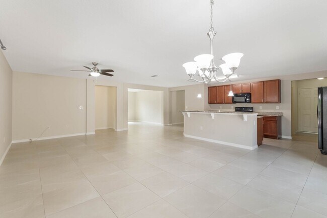 Building Photo - Turnkey 3-bed, 2-bath home with a 2-car garage Single Family Home